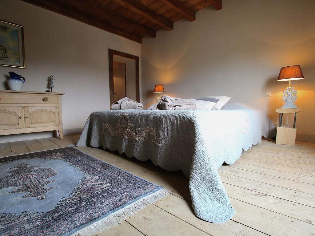 Unique Holiday Home In Virton With Jacuzzi Latour Exteriör bild