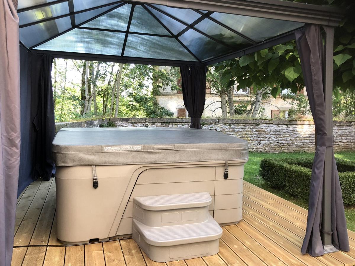 Unique Holiday Home In Virton With Jacuzzi Latour Exteriör bild